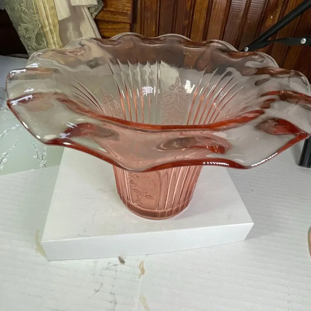 Anchor Hocking Mayfair “ Open Rose” pink depression glass sweet pea vase.